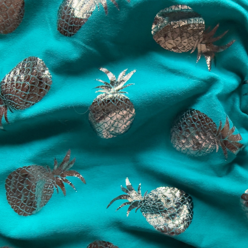 NEW! Chelsea Peers pajama set green foil pineapple NWOT - Picture 7 of 9